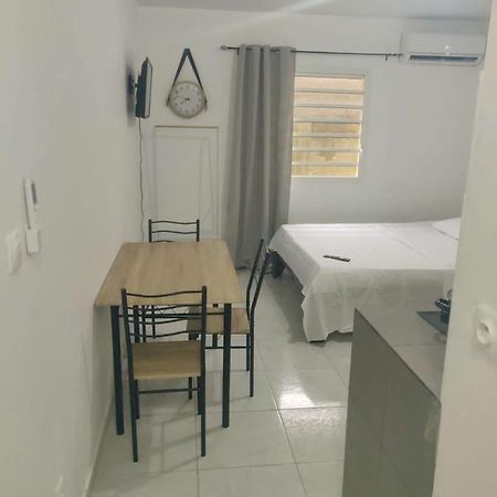 St-Laurent Centre - Baka Lycee Confort T1 Сен-Лоран-дю-Мароні Екстер'єр фото