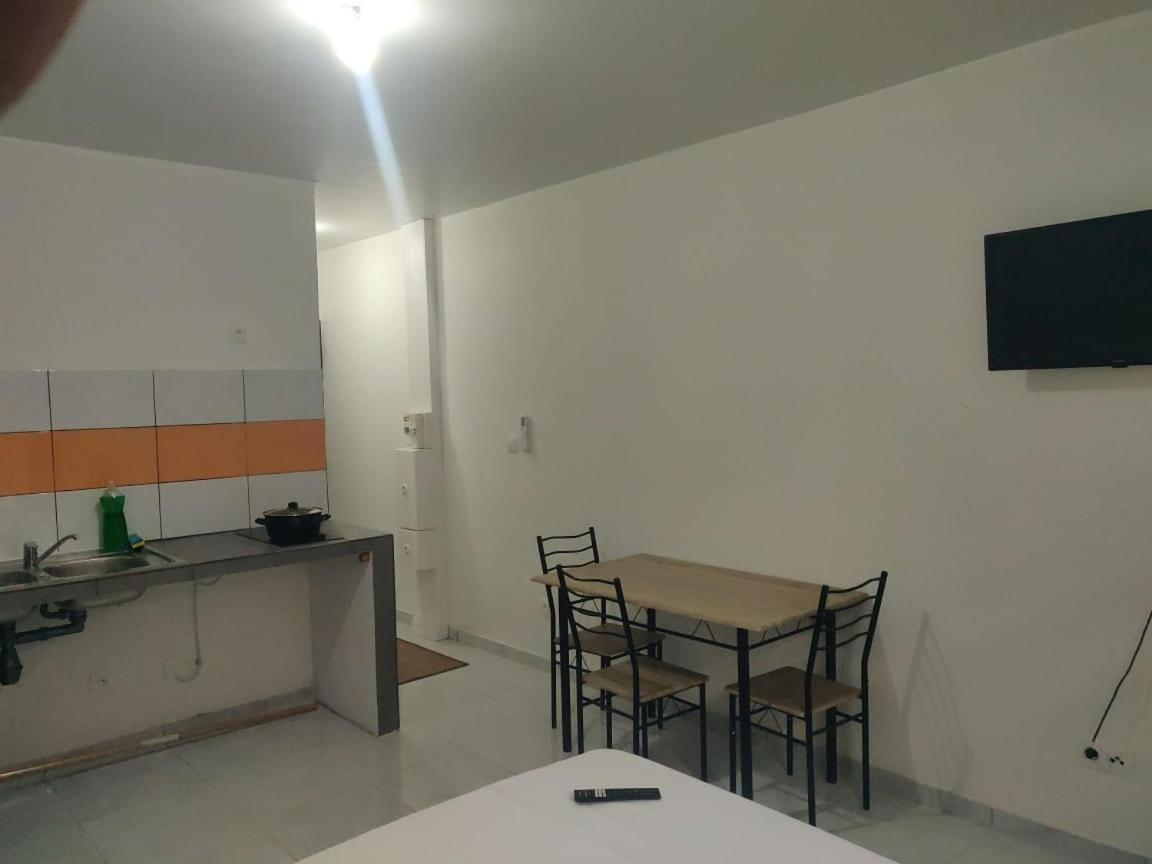 St-Laurent Centre - Baka Lycee Confort T1 Сен-Лоран-дю-Мароні Екстер'єр фото